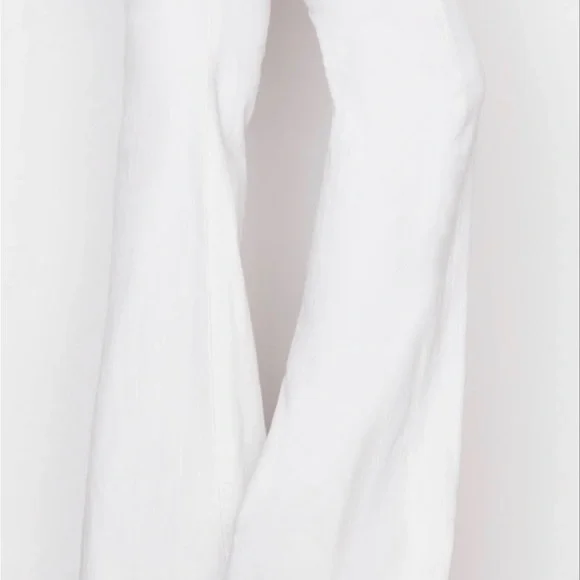 Frame Le High Flare in Blanc, size 24